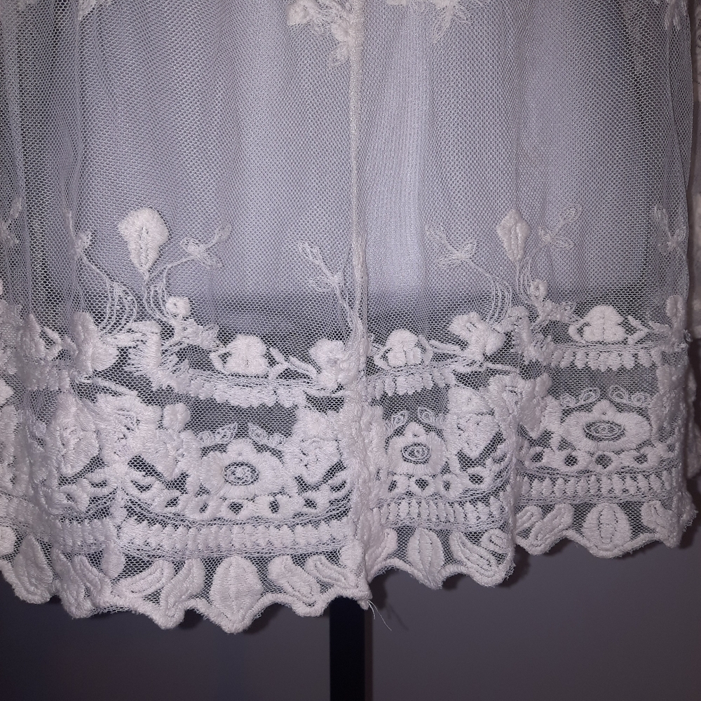 Romantic Sheer Blouse With Bell Sleeves Size 1XL - Picture 7 of 9